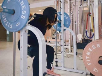 “体重管理年”掀起全民减肥热潮 健康生活方式成主流