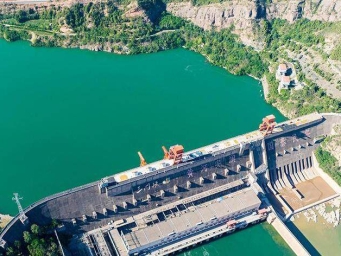 河南三门峡：黄河两岸美如画